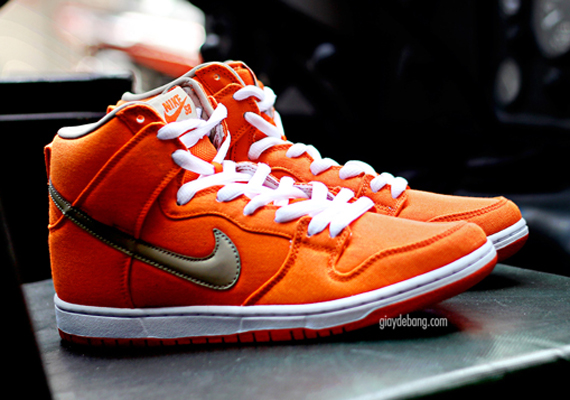 nike sb dunk high orange canvas 1