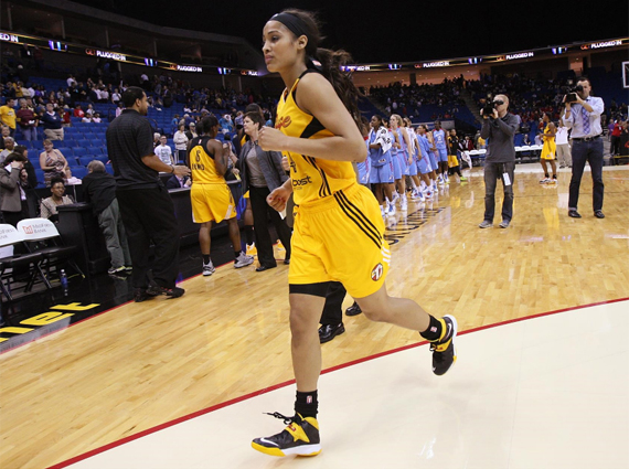 Skylar Diggins in Nike LeBron Soldier VII PE