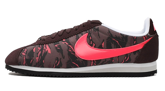 Camo hotsell nike cortez