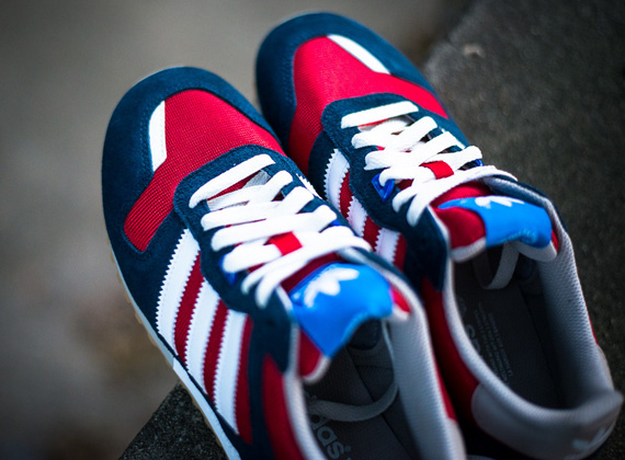 adidas zx 700 blue red white