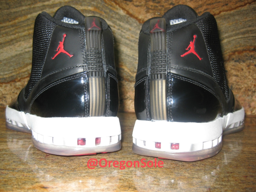 Air Jordan Xvi Black Gym Red White Metallic Silver 02