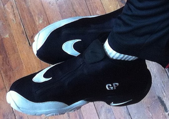 Gary Payton Shows Off His Nike Zoom Flight ’98 The Glove PE