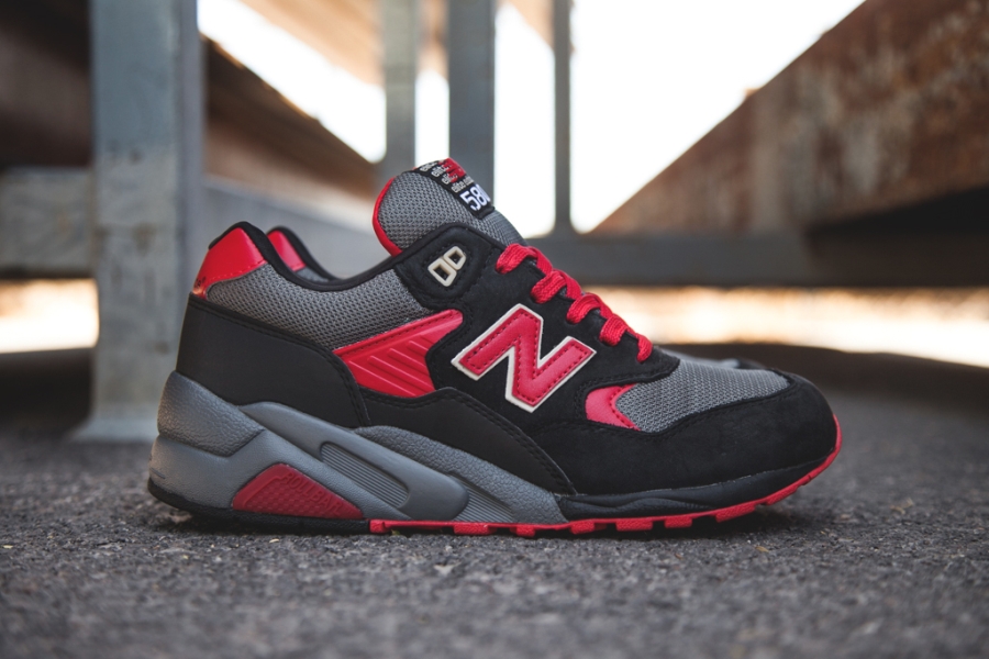 New balance clearance black and red