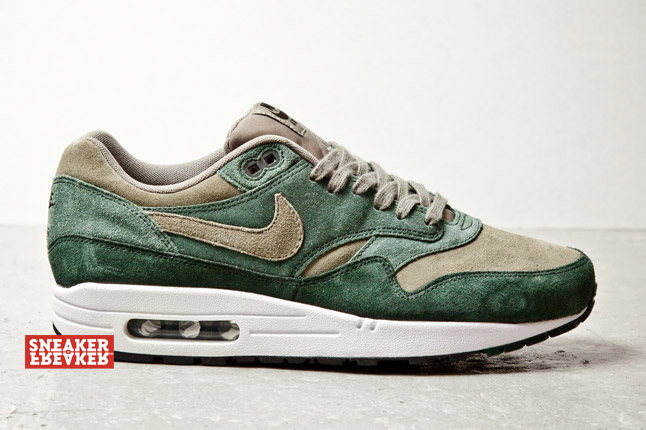 Nike Air Max 1 Green Suede 04