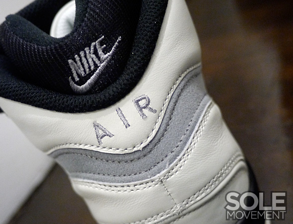 Nike Air Revolution Vntg Qs 01