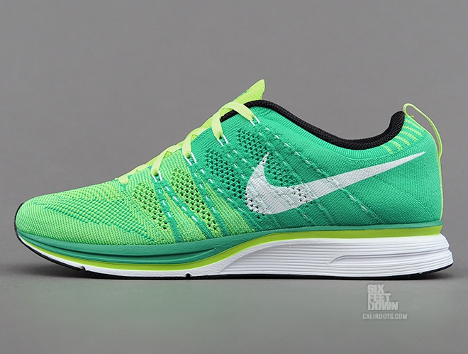 Nike Flyknit Trainer Volt Green White 01