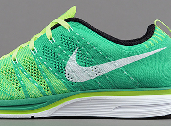 Nike Flyknit Trainer – Volt – Green – White