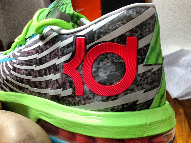 Nike KD VI Supreme "DC Preheat"