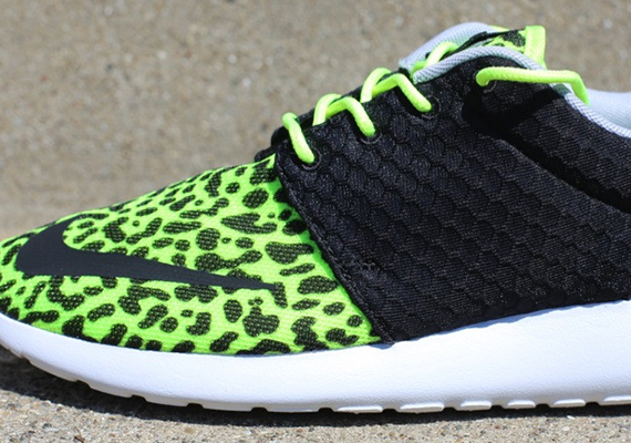 Nike Roshe Run FB "Volt Leopard"