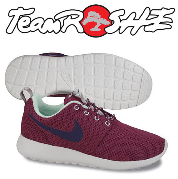 Nike Roshe Run Maroon Navy Mint 2