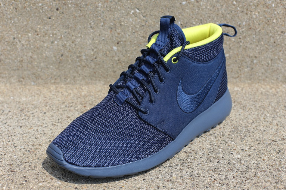 Nike Roshe Run Mid Armory Navy Sonic Yellow 01