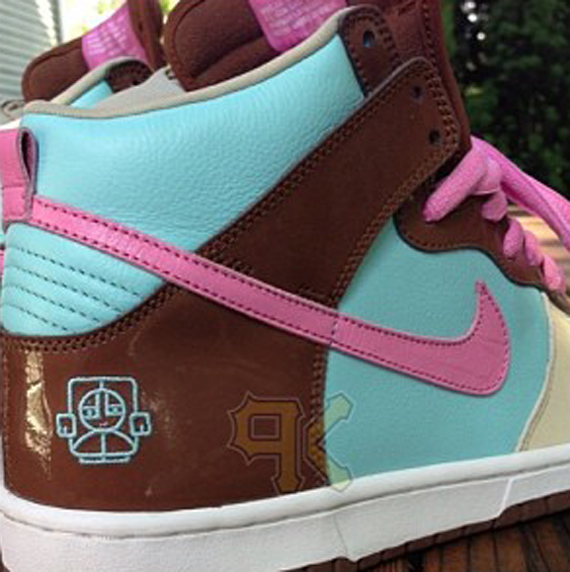 brown and pink nike dunks