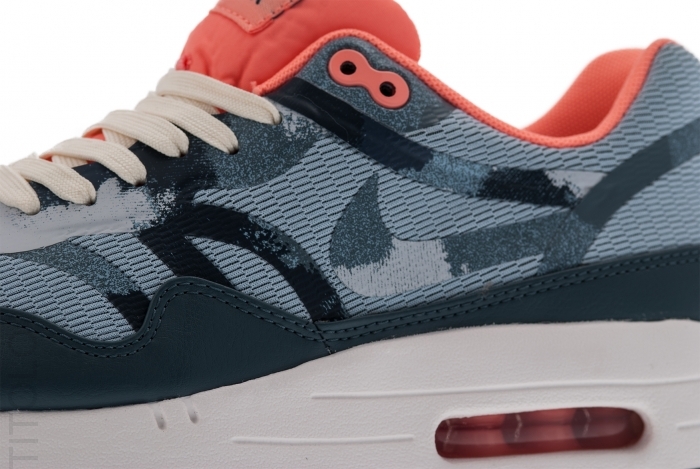 Nike Wmns Air Max 1 Tape 4