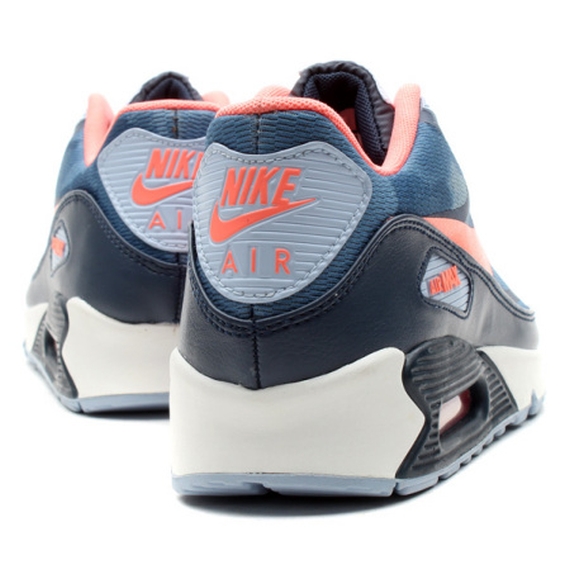 Nike Wmns Air Max 90 Premium Tape Camo 04