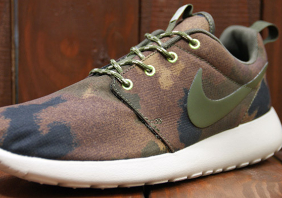 Nike WMNS Roshe Run Print – Linen – Cargo Khaki – Mercury Grey – Mortar