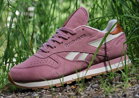 Reebok Classic Leather Suede – Wine – Paper White