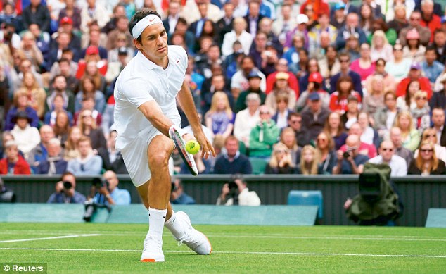 Wimbledon Bans Rgoer Federer Sneakers 02