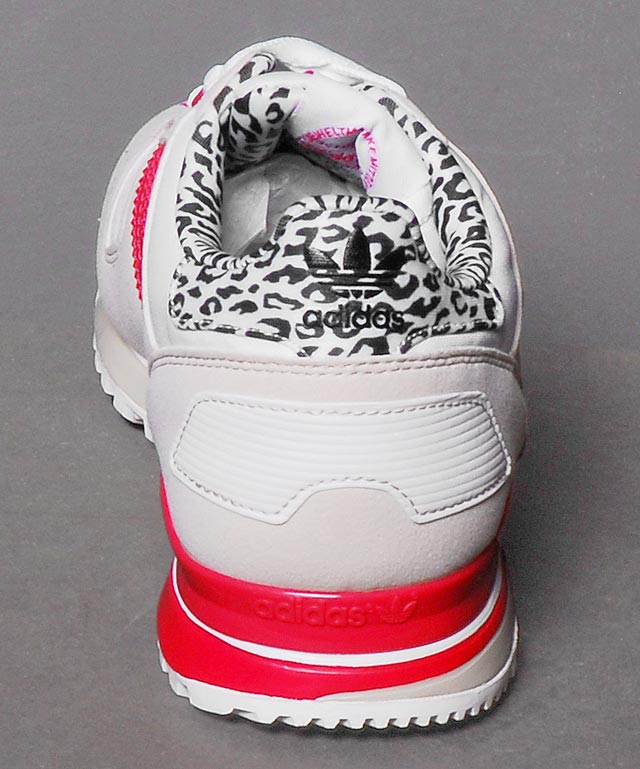 Adidas Originals Wmns Zx 700 Leopard White Red 01