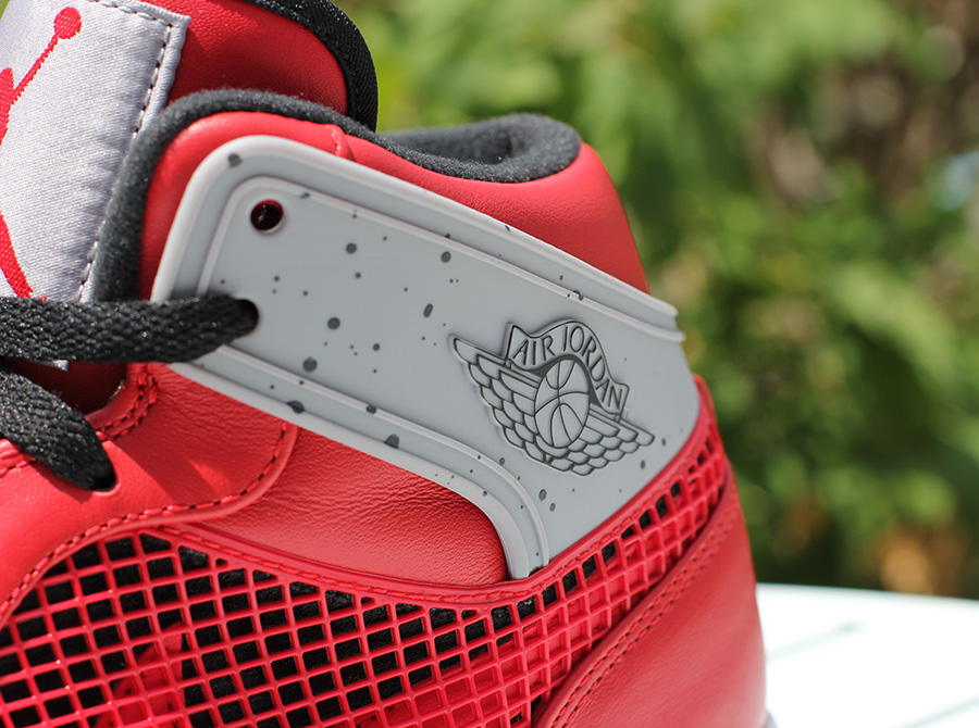 Air Jordan 1 89 Toro Arriving At Retailers