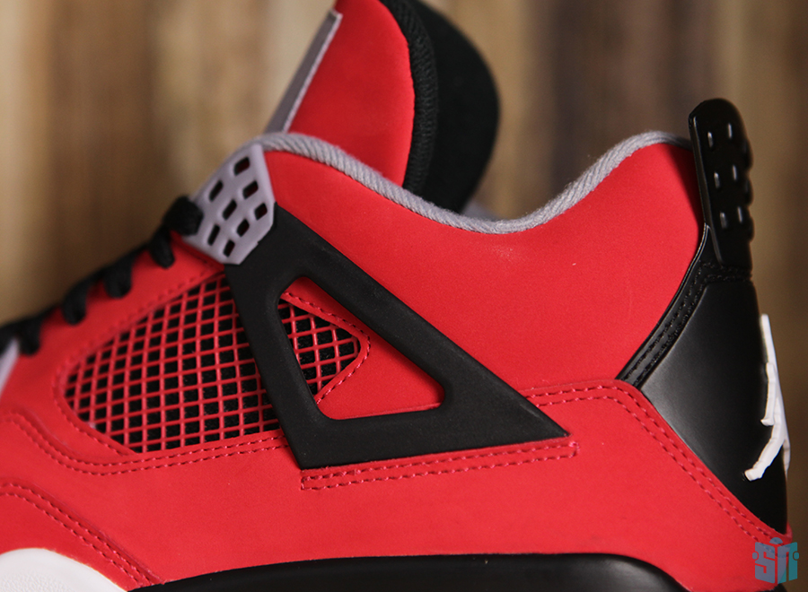 Jordan 4 toro real hotsell vs fake