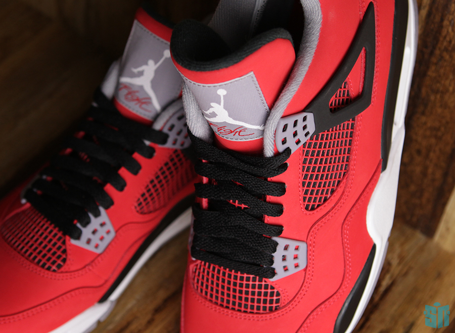 jordan 4 toro bravo box