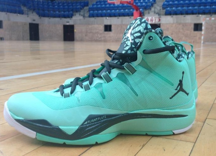 Jordan Super Fly 2 Green Glow Black 08