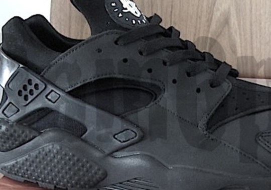 Nike Air Huarache LE “Blackout”