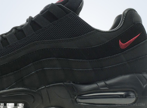 nike air max 95 black and red