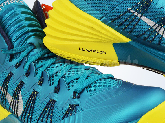 Nike Hyperdunk 2013 – Tropical Teal – Sonic Yellow