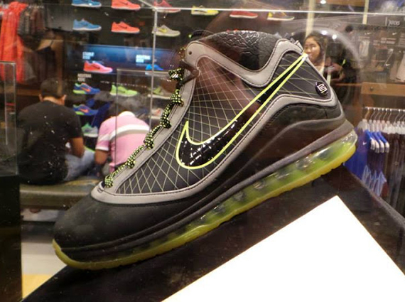 Nike Lebron Witness History Exhibit 23