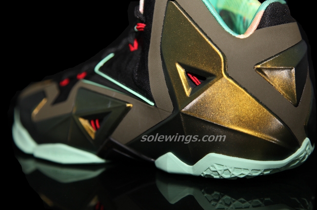 Nike Lebron Xi Parachut Gold Arctic Green Dark Loden Black 01