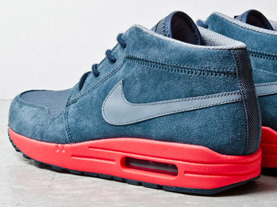Nike Wardour Max 1 – Armory Navy – Fusion Red