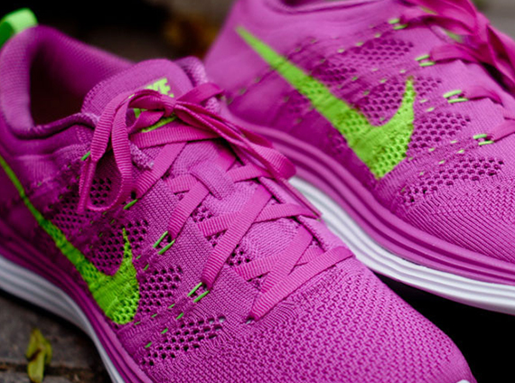 Nike Wmns Lunar Flyknit Pink Green 5
