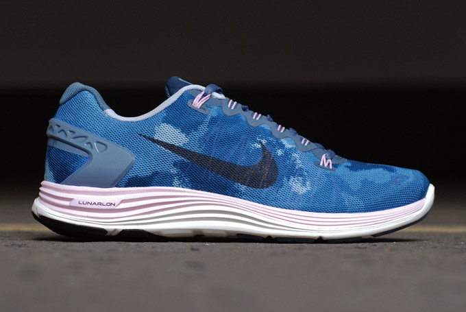 Nike Wmns Lunarglide 5 Blue Camo 1