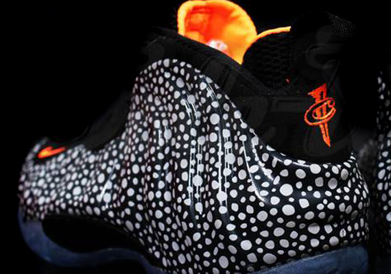 safari nike foamposite 10