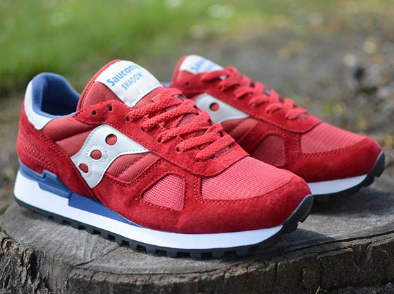 saucony red