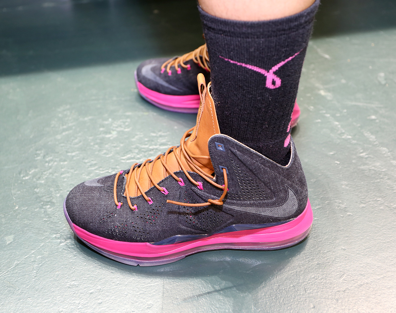 Sneaker Con Miami On Feet Recap 998