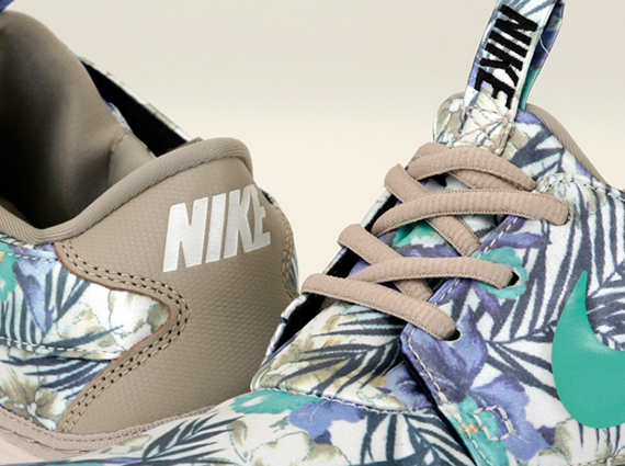 Nike WMNS Solarsoft Moccasin "Floral" - Classic Stone - Crystal Mint - Sail