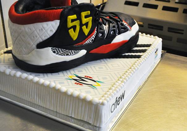 Adidas Mutombo Sneaker Cake 03