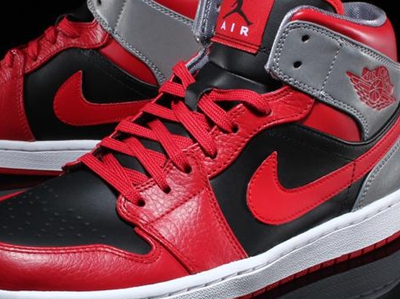 Air Jordan 1 Mid – Fire Red – Black – Cement Grey – Reflective Silver