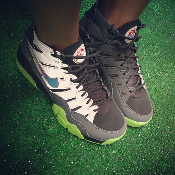 Ea Sport Snike Air Trainer Max 94 Madden 25 Pe 02