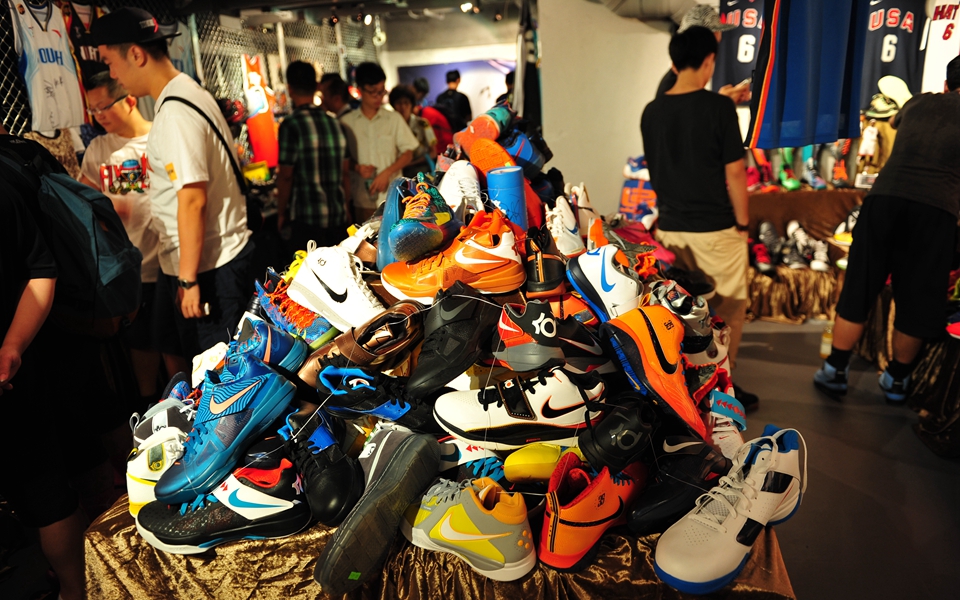 Flying Sneakers Carnival Event Recap 17