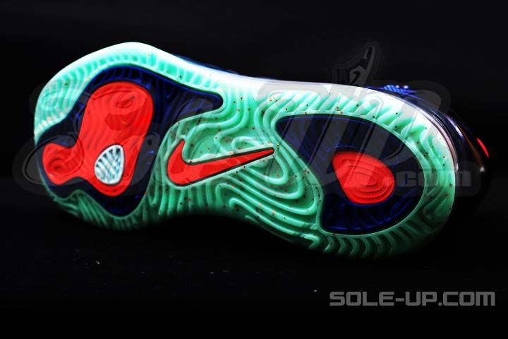 Nike Air Max Hyperposite Blue Red Graphic 4