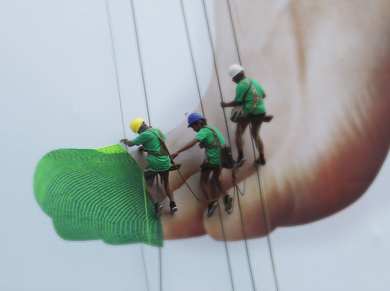 Nike Free Flyknit "Live Knitting" Billboard in Shanghai