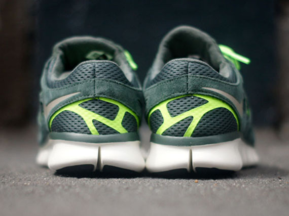 Nike free rn vintage green best sale