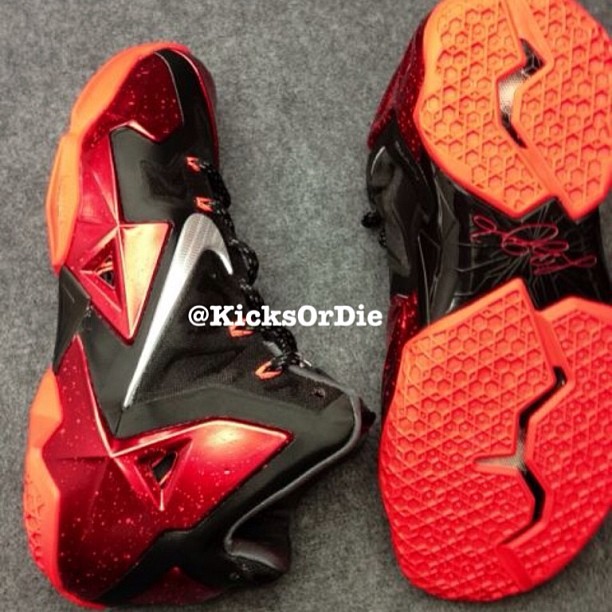 Nike Lebron Xi Black Red 01