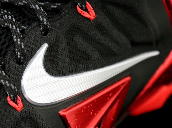Nike LeBron XI “Heat”