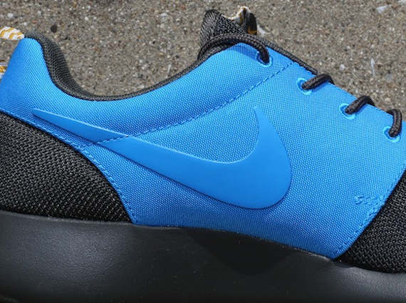 pasión emoción Subordinar Nike Roshe Run "Split" - Newsprint - Blue Hero - SneakerNews.com
