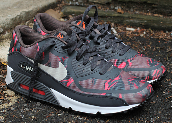 red and camo air max