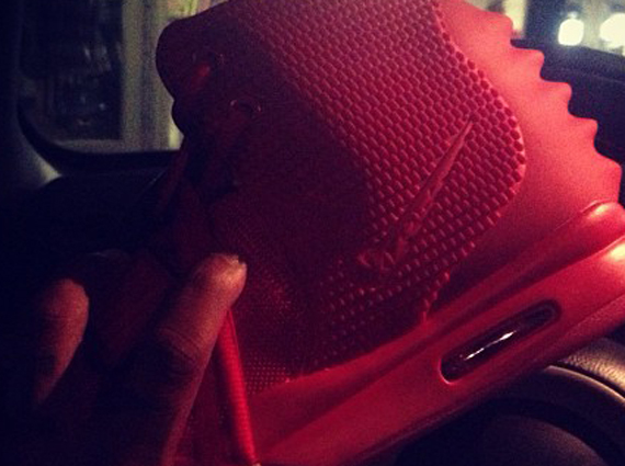 "Red October" Nike Air Yeezy 2 Preview